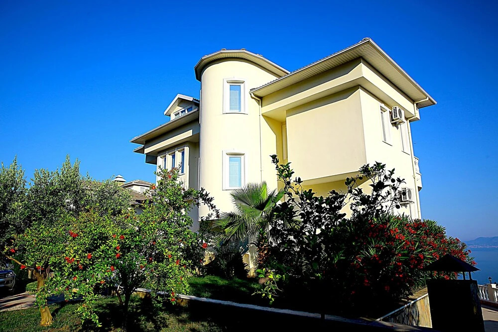 5 Bedroom Villa With Private Pool