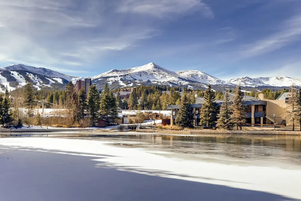 Luxury Water House Ski W/ Pool & Hot Tubs 3 Bedroom Condo