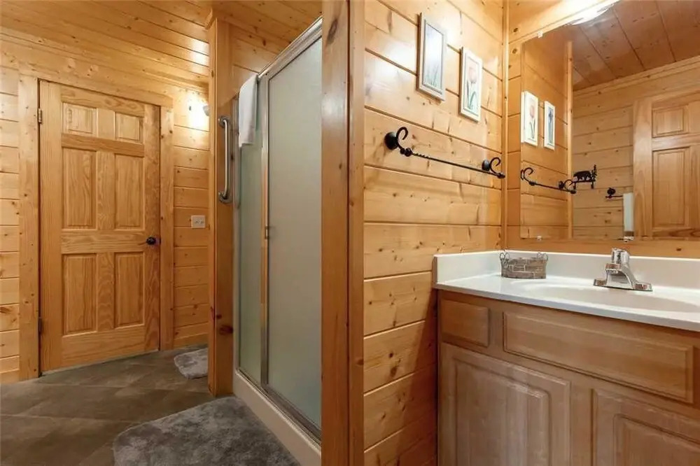 Moonshine Run - One Bedroom Cabin
