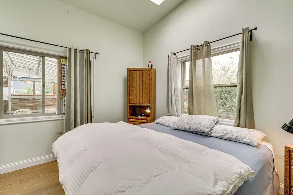 7 Mi to Dtwn Portland: Quiet Yet Central Home