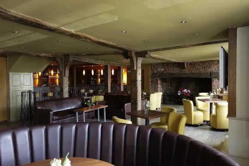 Cobham Lodge Hotel