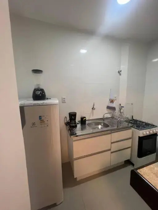 1/4, sala. Porto da Barra.