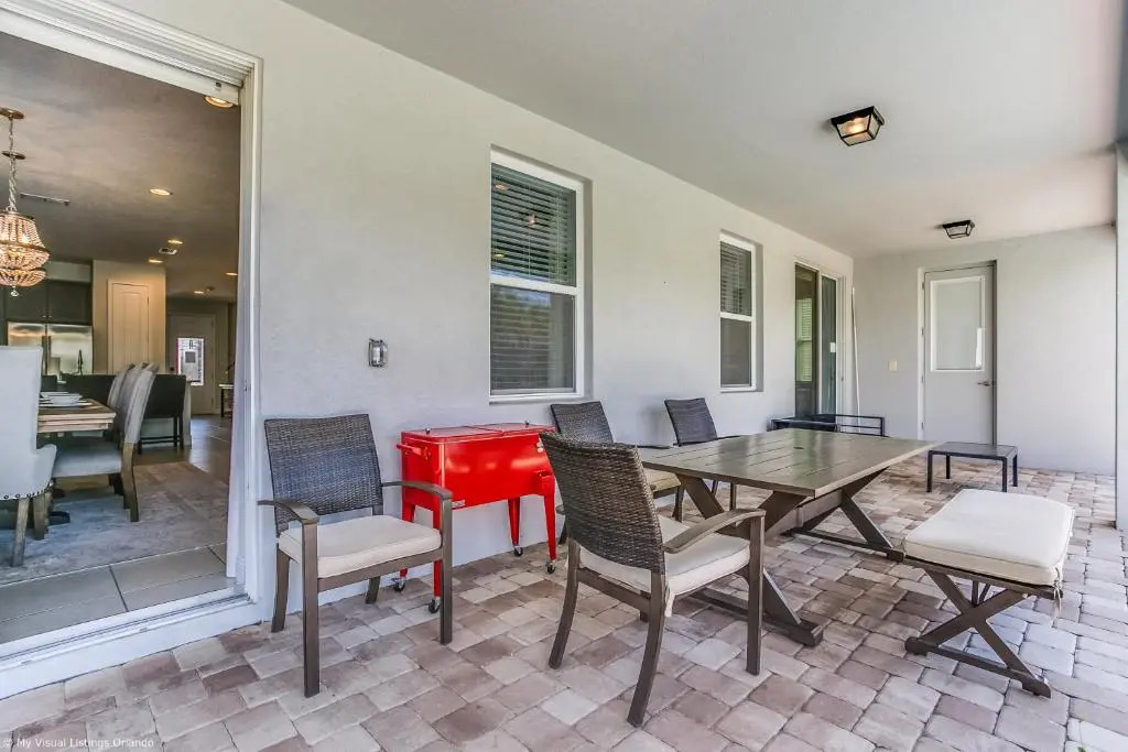 8 Bedroom Vacation Home with Pool 2114