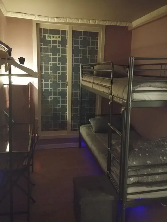 SlowBeat - Hostel
