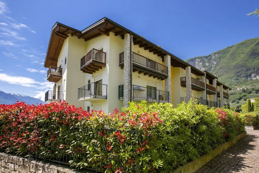 Riva Suite Lake View