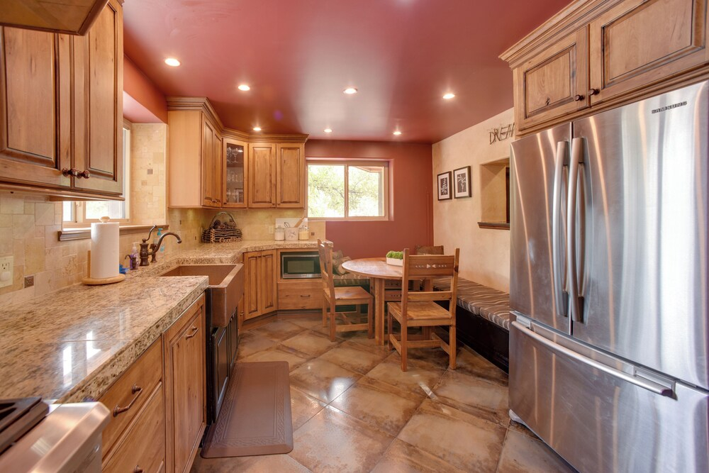 Homey Mtn View Escape: 11 Mi to Garden of the Gods