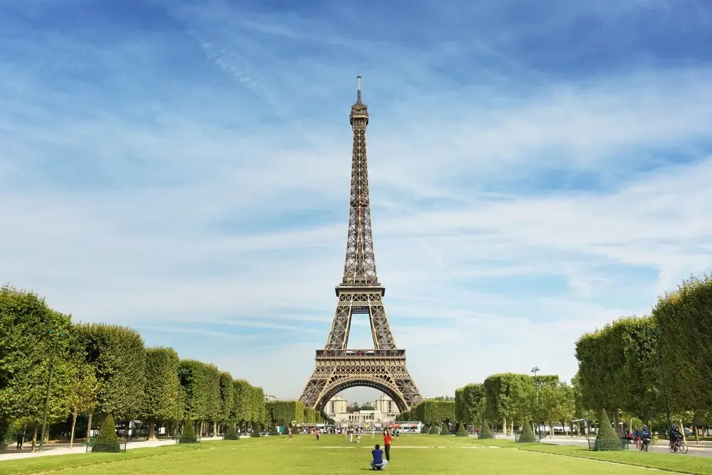 YAYS Paris Zola by Numa