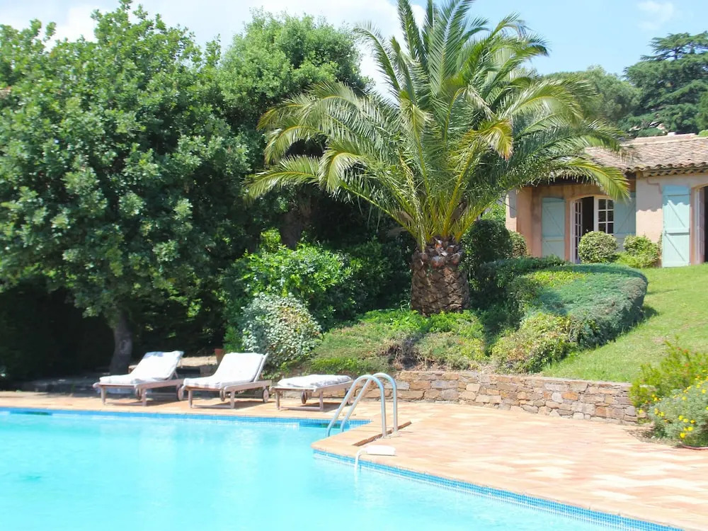 Alluring Villa in La Croix Valmer With Swimming Pool