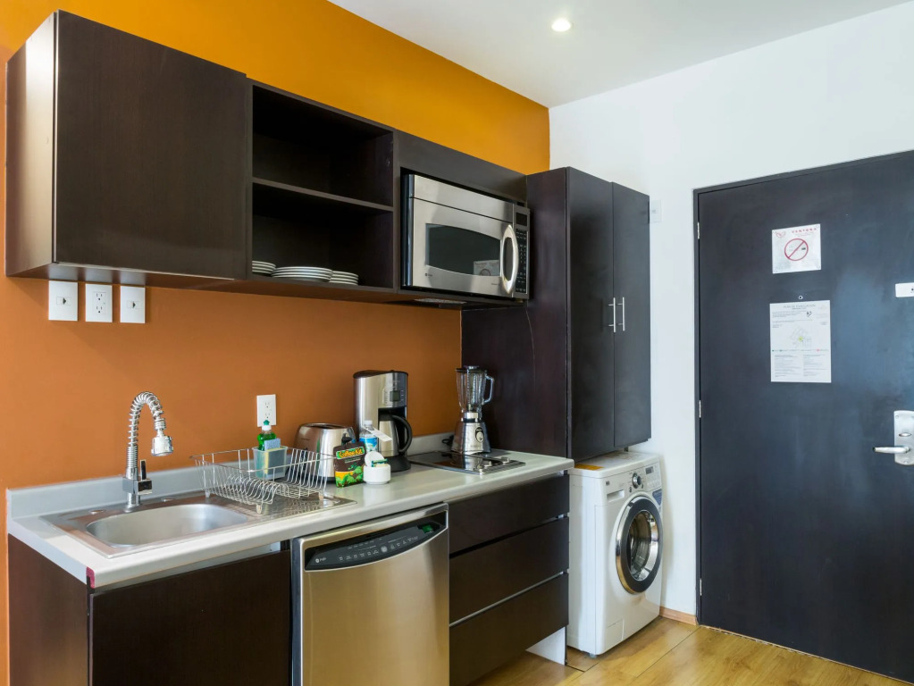 Ventura Hotel & Suites