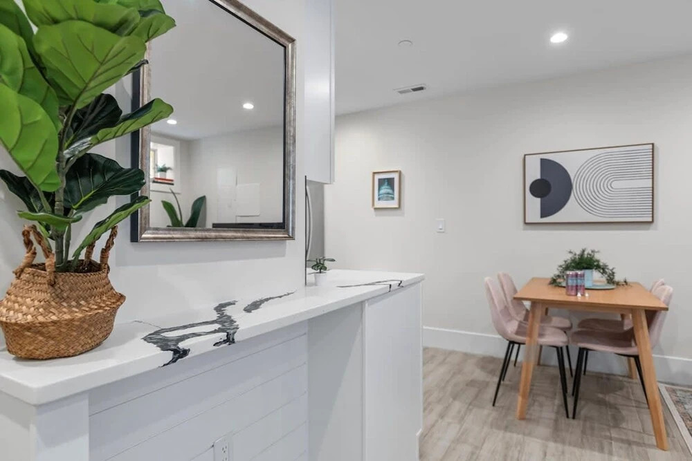 Central 2 br City Sanctuary Commuter friendly