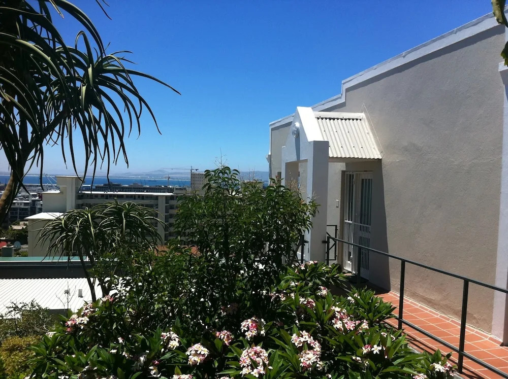 2 Bedroom Apartment With Waterfront Views