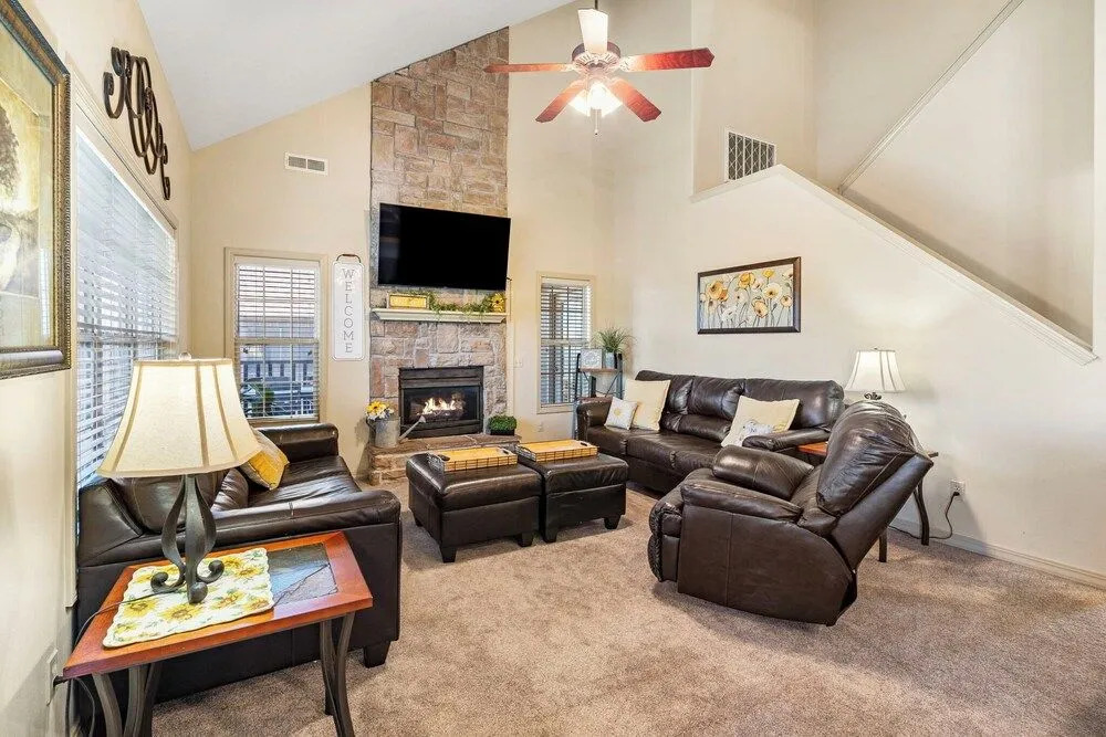 Honey Bee Inn w - Communal Amenities & More!