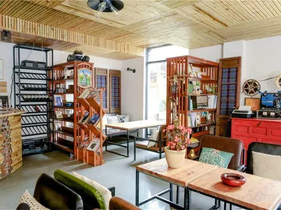 Chunyu Qiyuan International Youth Hostel
