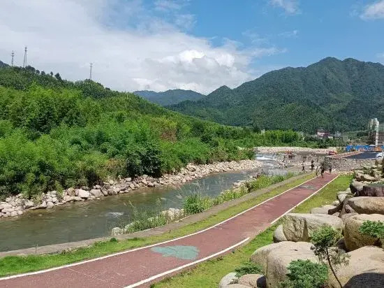 Yizhang Fusheng Homestay (Mangshan Grand Canyon Drifting Branch)