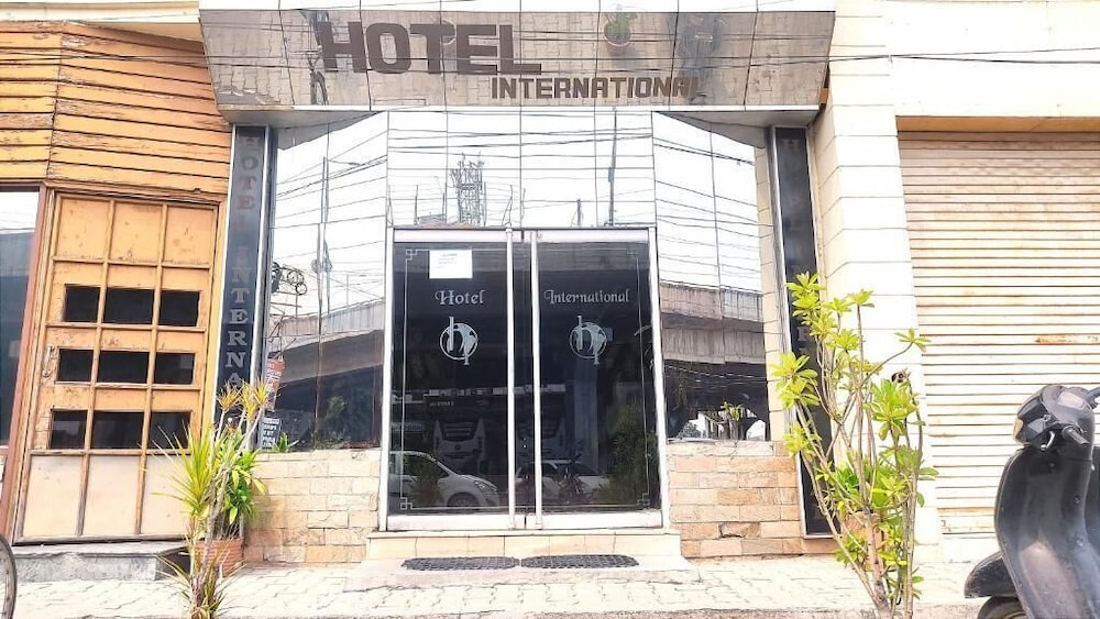 HOTEL INTERNATIONAL - Adjoining INDO Canadian Transport & ISBT Jalandhar City - Corporate, Families, Solo Travellers, Couples Favorite