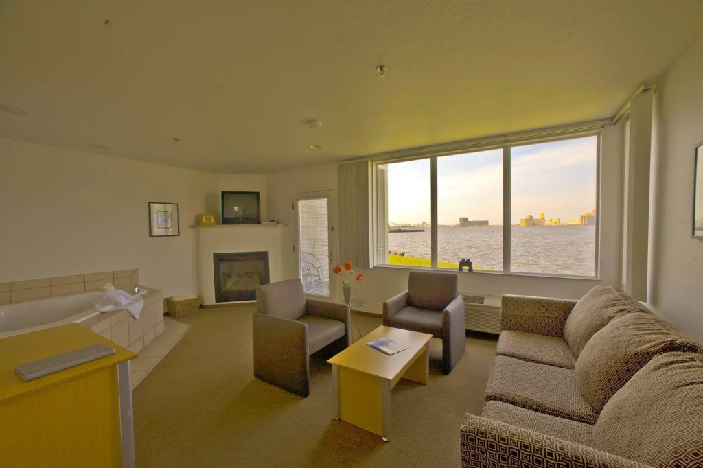 South Pier Inn