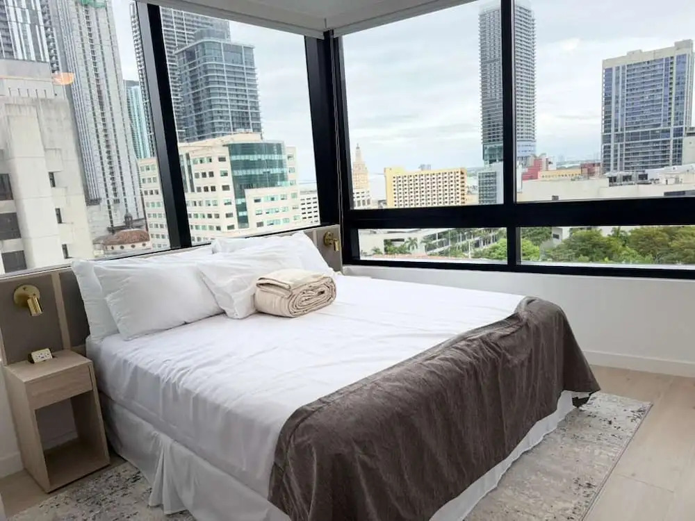 District 225 Condo by Ionica