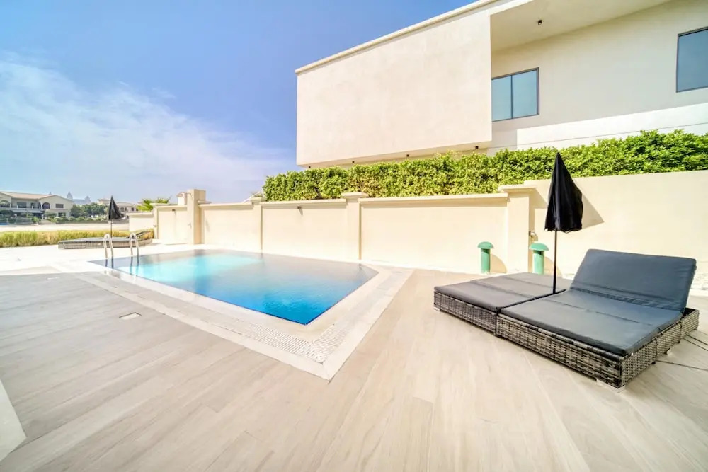 Beachfront 5BR Villa w Private Pool at the Palm