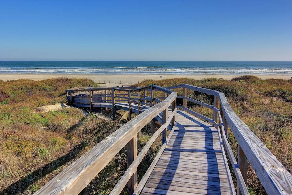 Toes In The Sand BH 204 2 Bedrooms 2 Bathrooms Condo