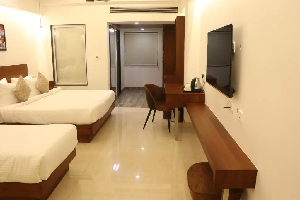 HOTEL KADAMB TREE