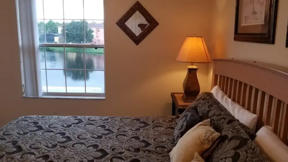 3br, 2.5ba Townhome W/ Lake View, Sunny Rear Yard 3 Bedroom Townhouse by RedAwning