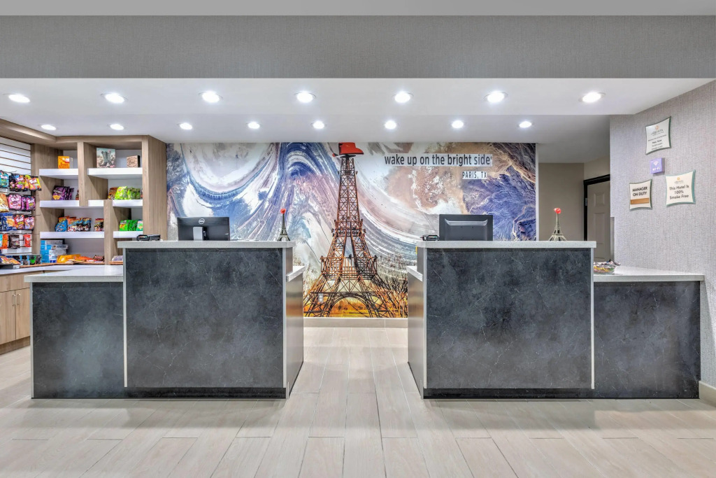 La Quinta Inn and Suites by Wyndham Paris
