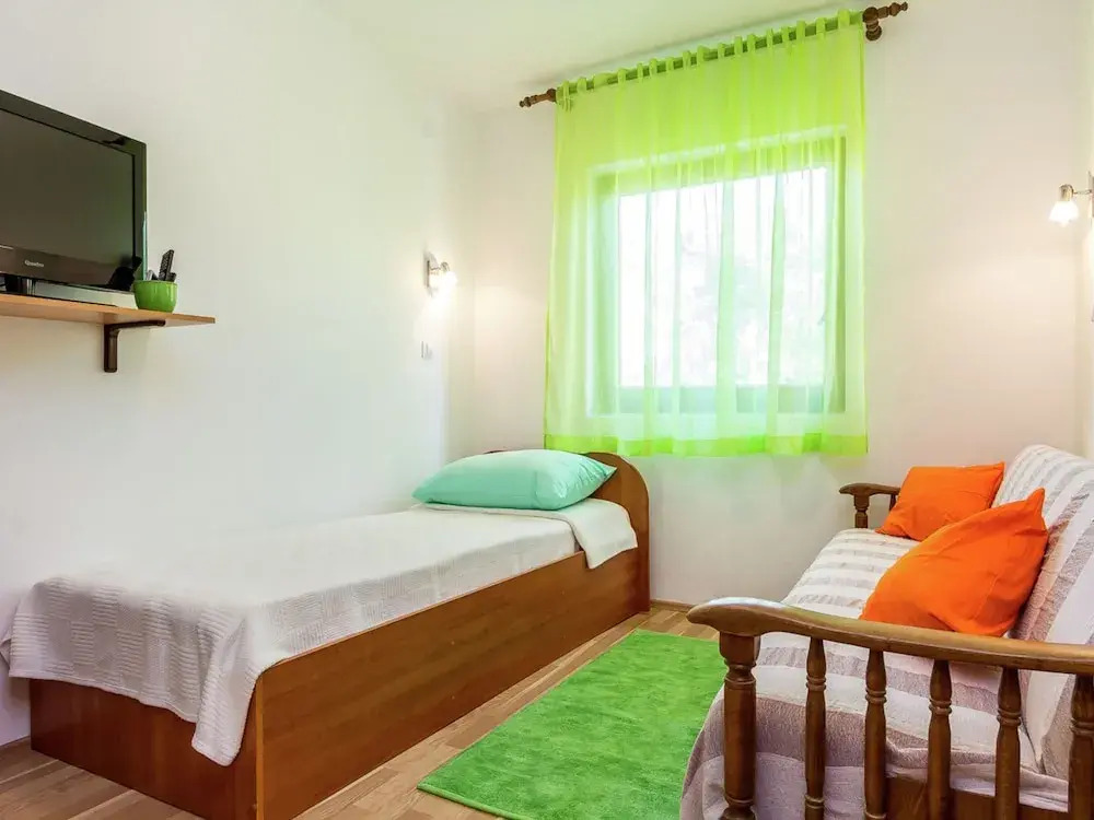 Holiday Home With Garden Located Near the Beach