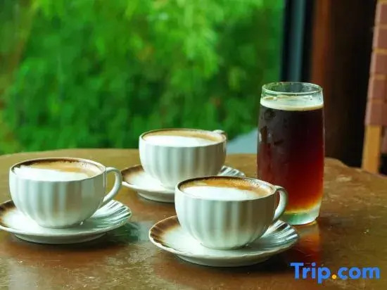 Xiuyan Private Hot Spring Guesthouse  (Qingcheng Back Mountain Scenic Area  Branch)
