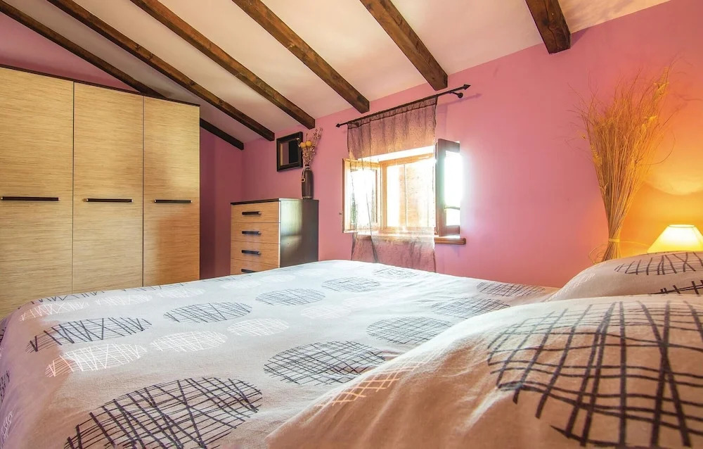 Stunning Home in Porec With Wifi and 2 Bedrooms