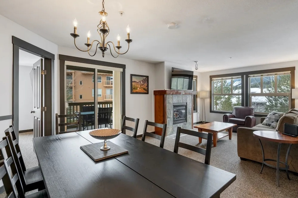 SPACIOUS Studio | Ski In/Out | Pool & Hot Tubs | in the Heart of PANORAMA RESORT