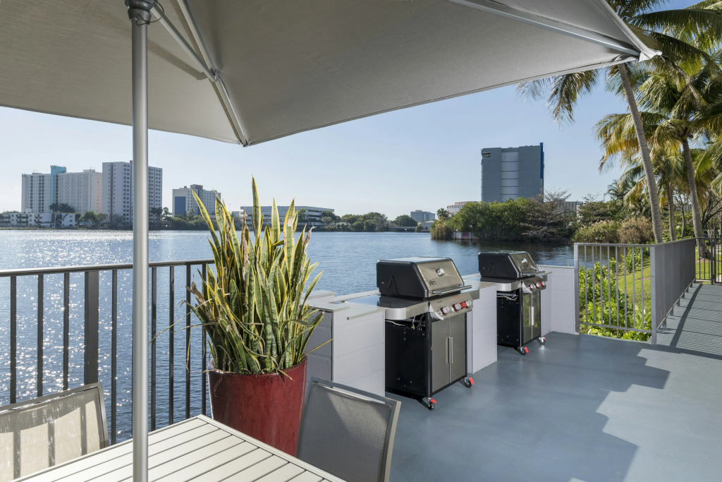 Homewood Suites Miami Airport/Blue Lagoon