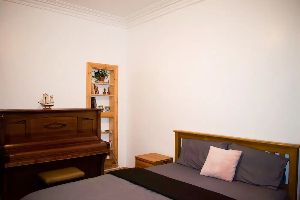 Traditional 1 Bedroom Colony Flat in Edinburgh