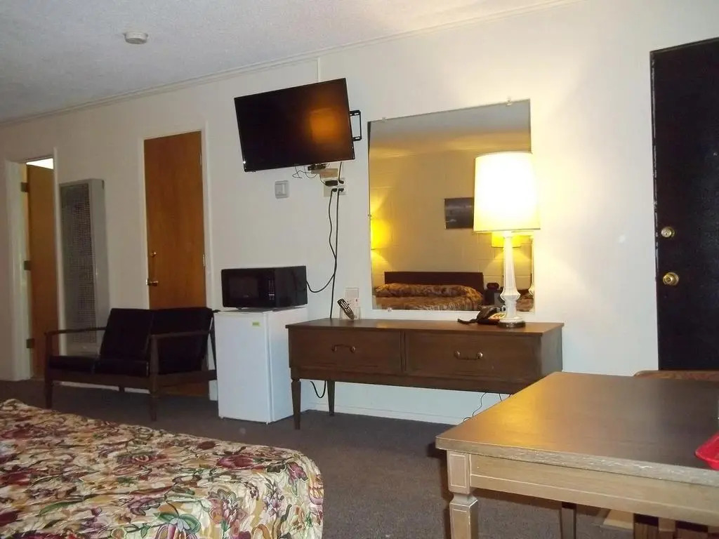 Royal Host Motel