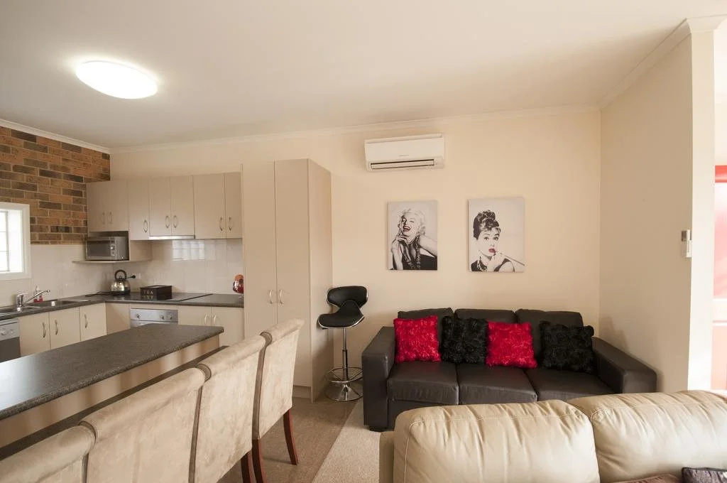 Yarra Glen Racecourse Apartments