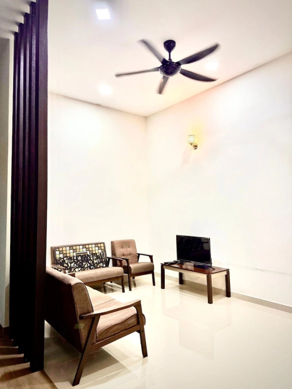 Homestay Selesa KBK Guesthouse