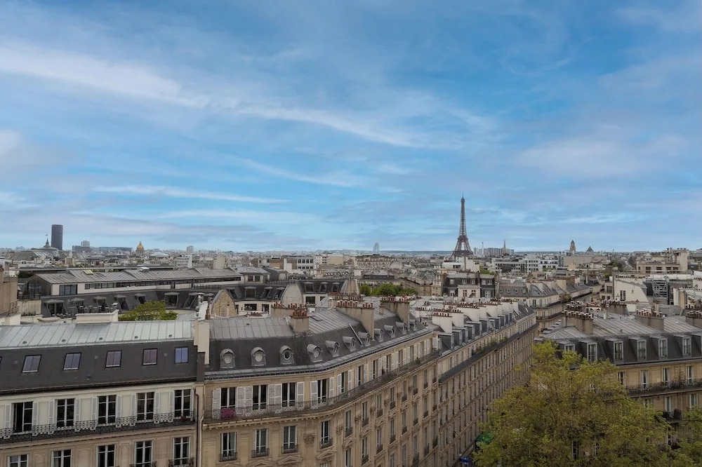 Stylish 1BR Parc Monceau Retreat