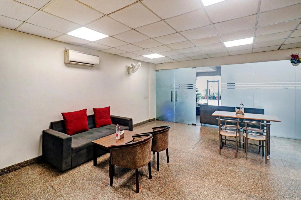 Townhouse 495 IGI Airport