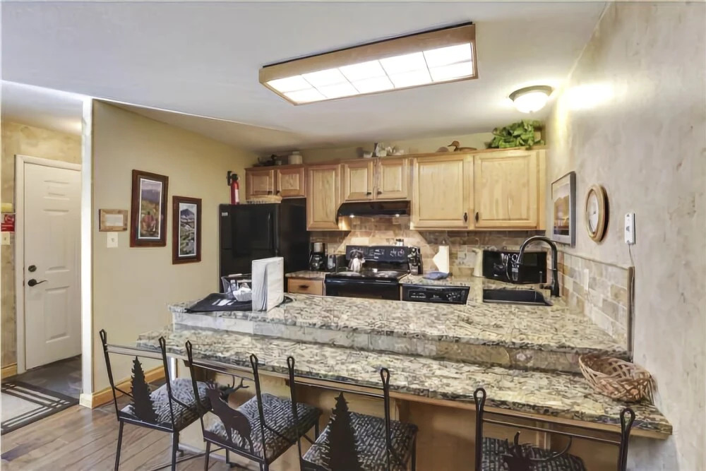 Tannhauser 212 - 2 Br Condo