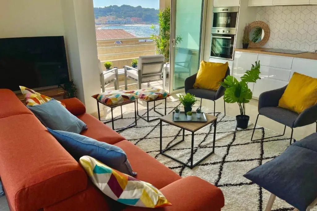 Splendid 92 M With Wifi Balcony And Sea View