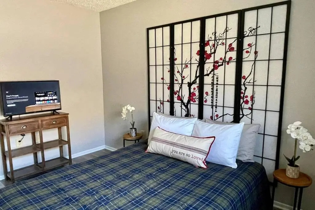 The Cottage by Mall of Louisiana, Baton Rouge
