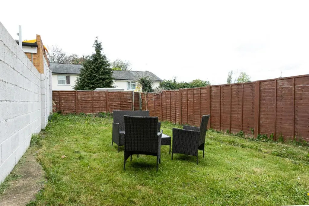 1Leta Apartment - Hatfield