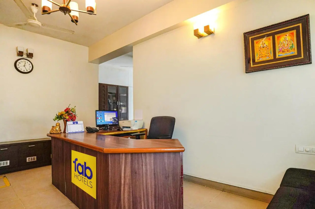 FabHotel Home Tree Service Apartment