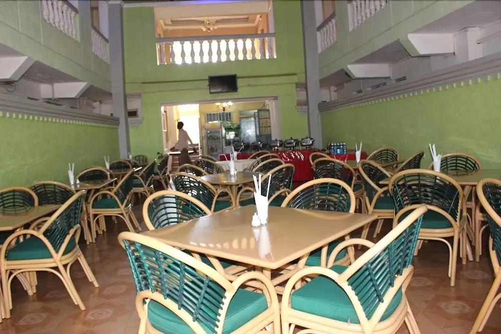 Shalom Hotel