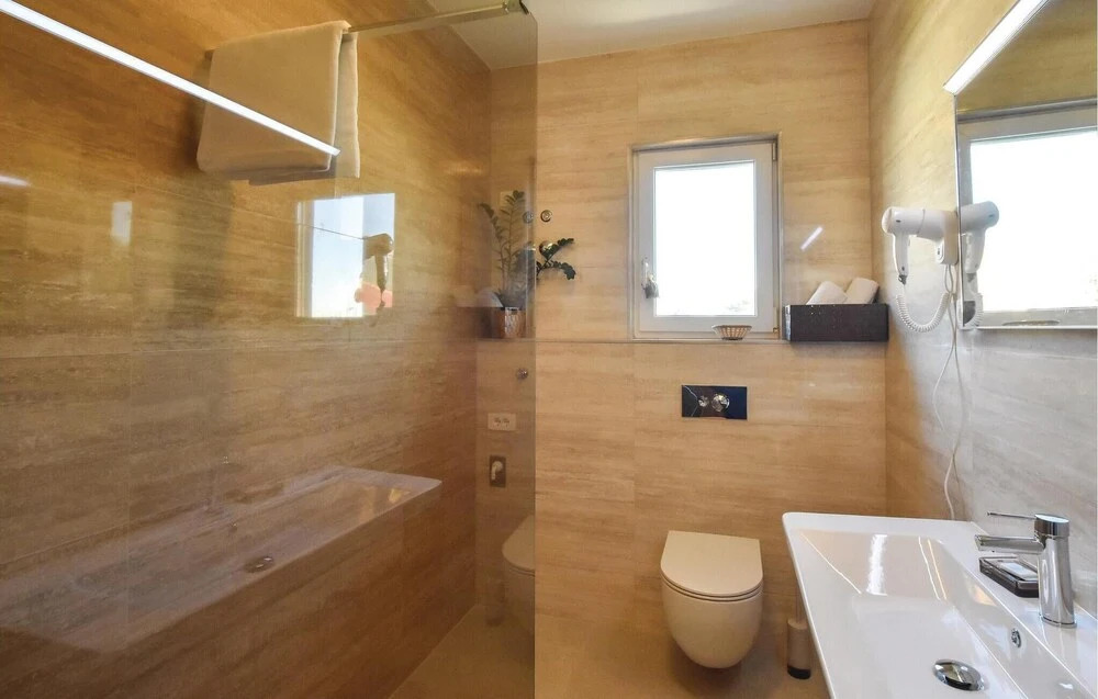 Nice Home in Kastel Gomilica with Hot Tub, WiFi & 3 Bedrooms