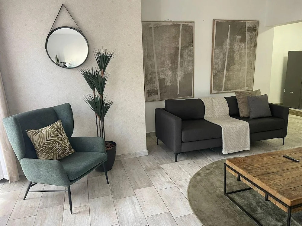 Canvas Lofts 1 Famona Modern 2-bed - 2310