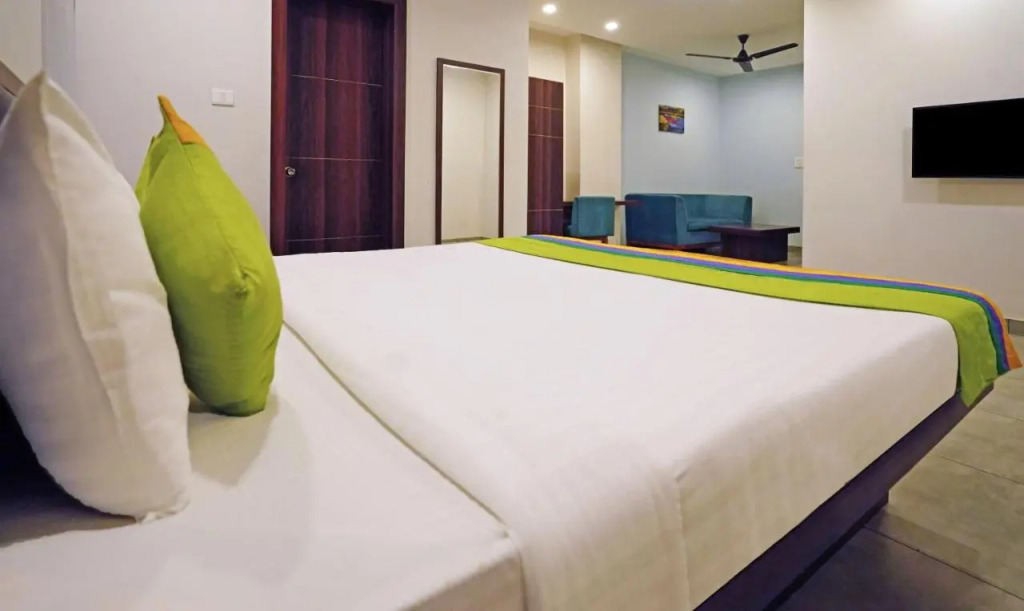 Treebo Lazystay Grand Patia