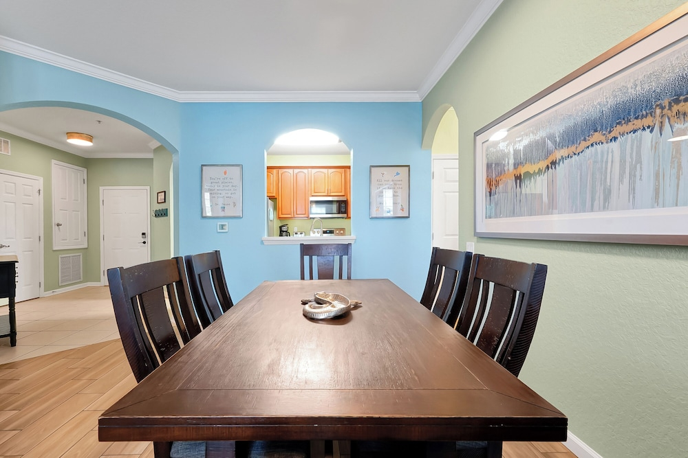 Beautiful Deluxe Condo, Vista Cay - 3015