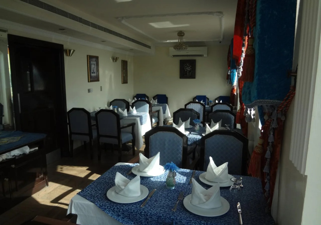 Marina Hotel