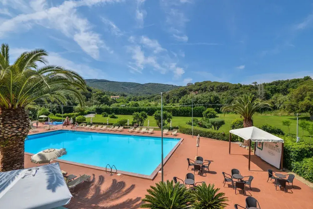Hotel in Capoliveri with private beach