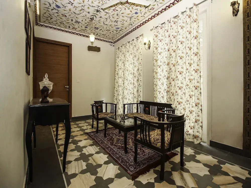 OYO 18308 Kishanpur Haveli